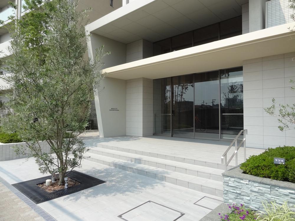 Entrance. Is the emergence of dating shallow Property!