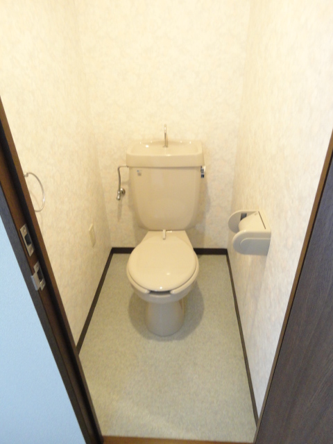 Toilet. bus ・ Toilet separately!
