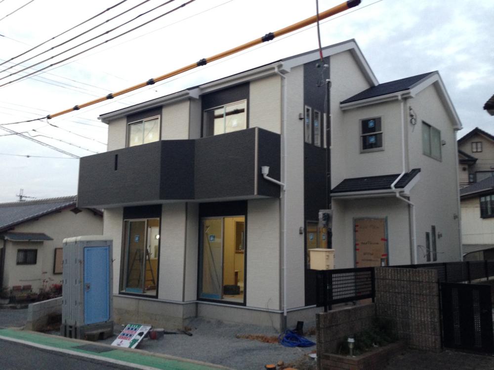 Local appearance photo. Local (11 May 2011) Shooting