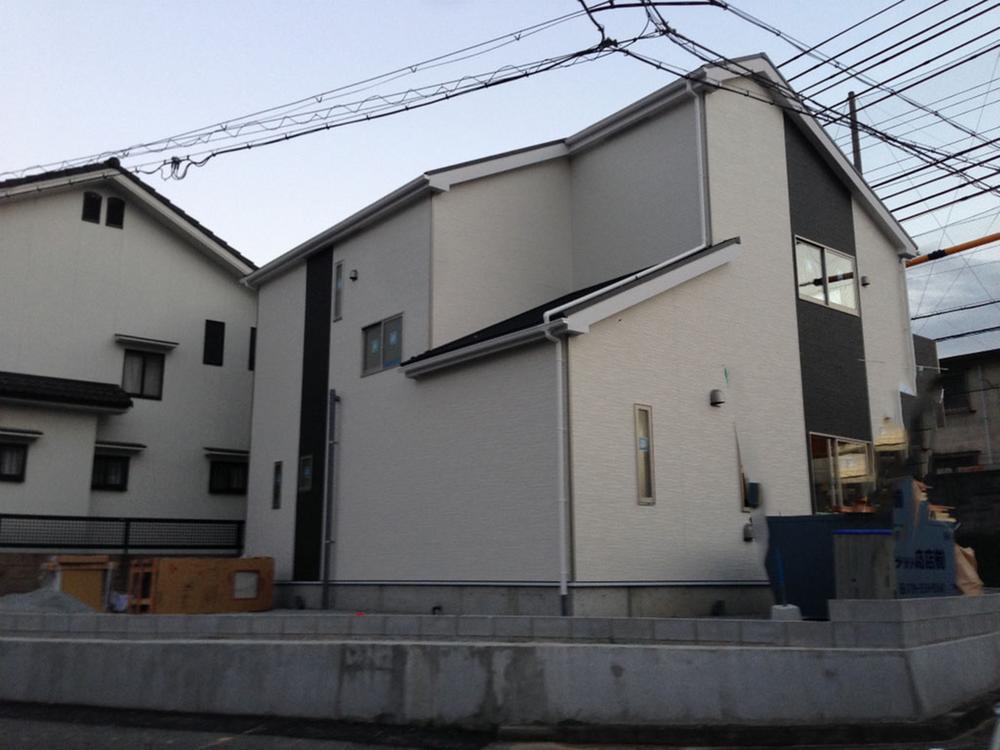 Local appearance photo. Local (11 May 2011) Shooting