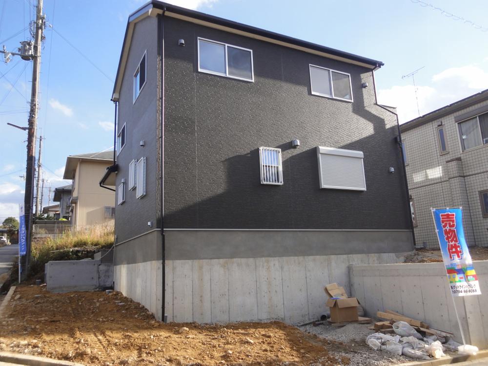 Local appearance photo. Local (12 May 2013) Shooting