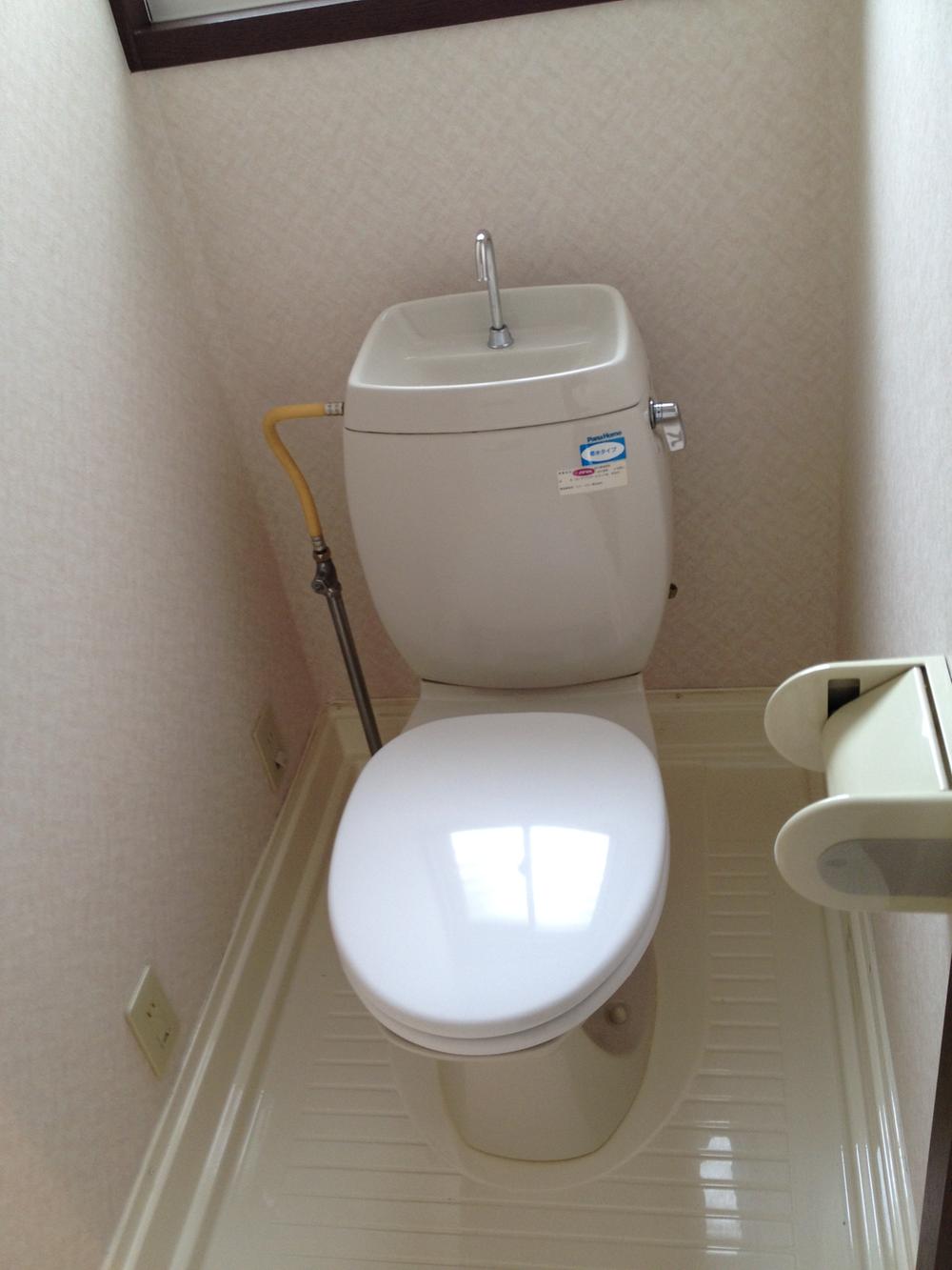 Toilet. 1st floor toilet