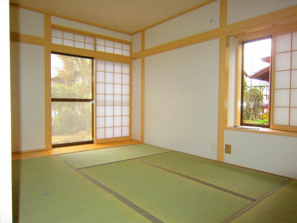 Non-living room. Japanese-style room is bright south-facing