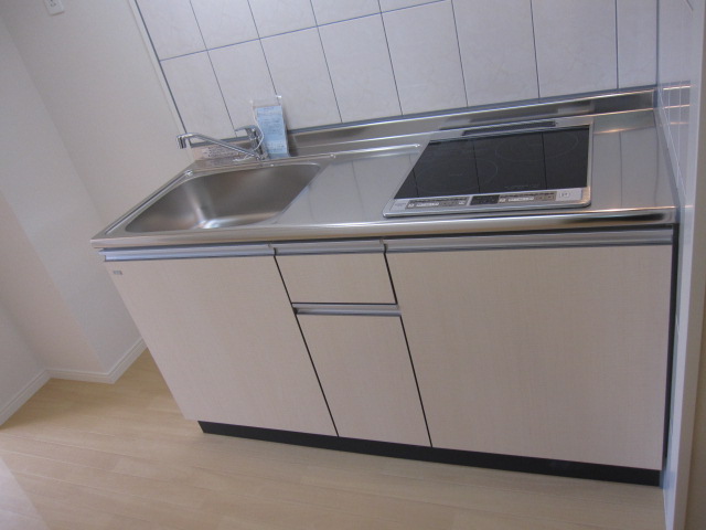 Kitchen. IH system kitchen with stove ☆ Image