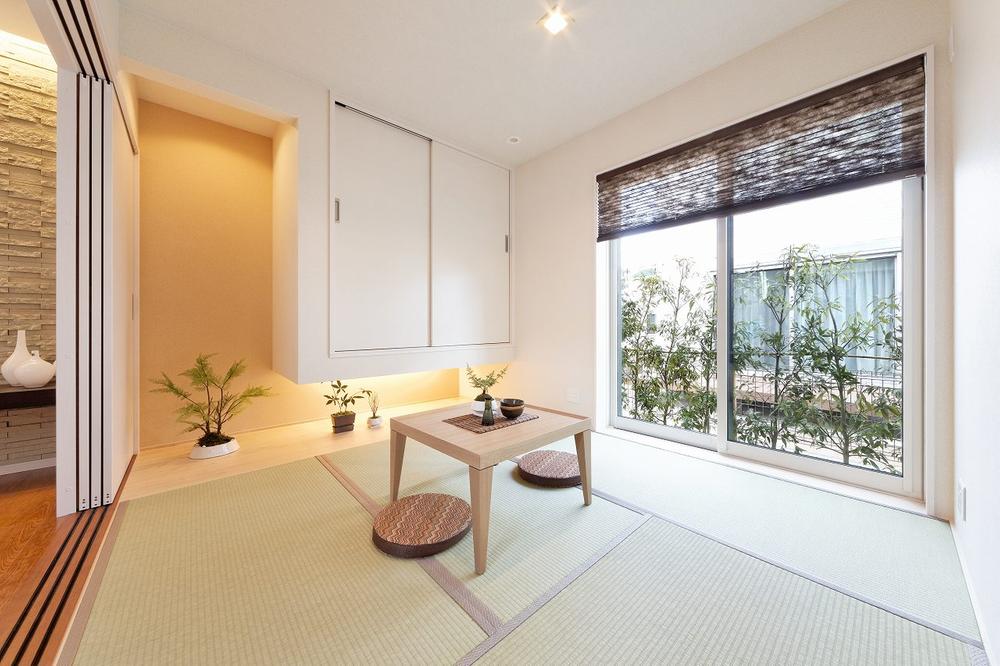 Non-living room. There and happy Japanese-style room. As a drawing room, As a playground for children, It is the perfect space.