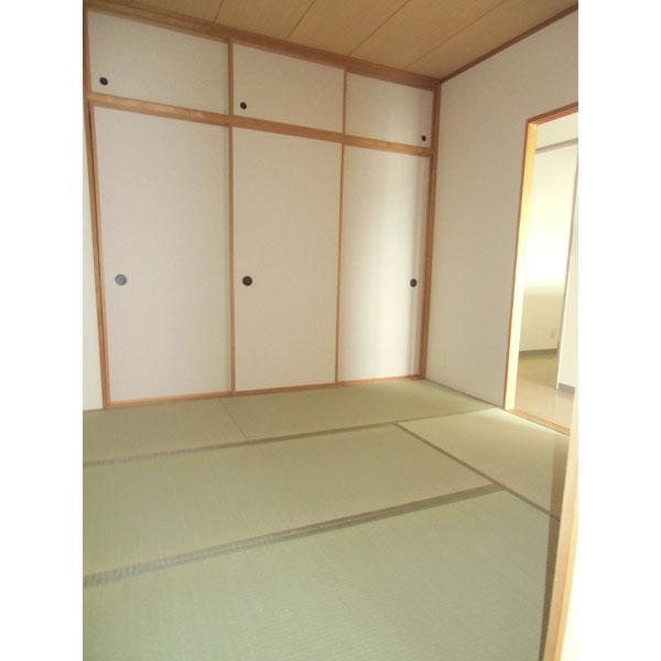 Living and room. Japanese-style room 4,5 quires