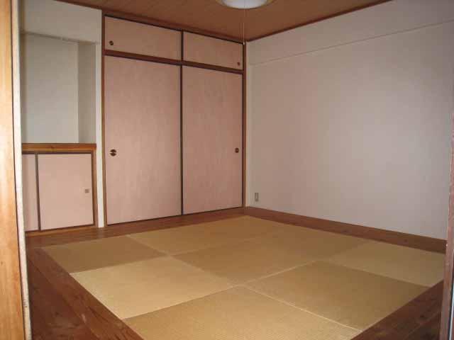 Other room space. Japanese-style tatami Ryukyu