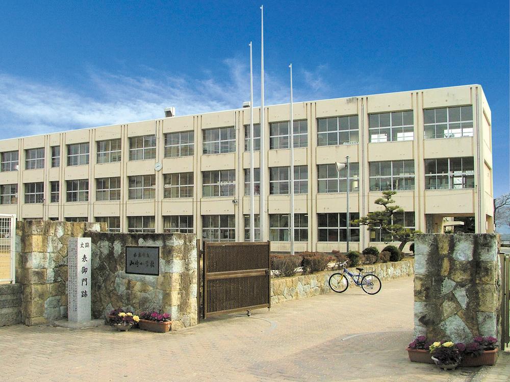 Primary school. 1944m until Yamazaki Elementary School