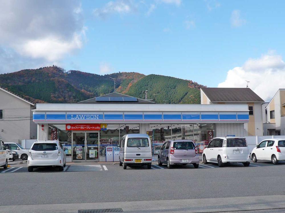 Convenience store. 616m until Lawson Yamazaki castle shop