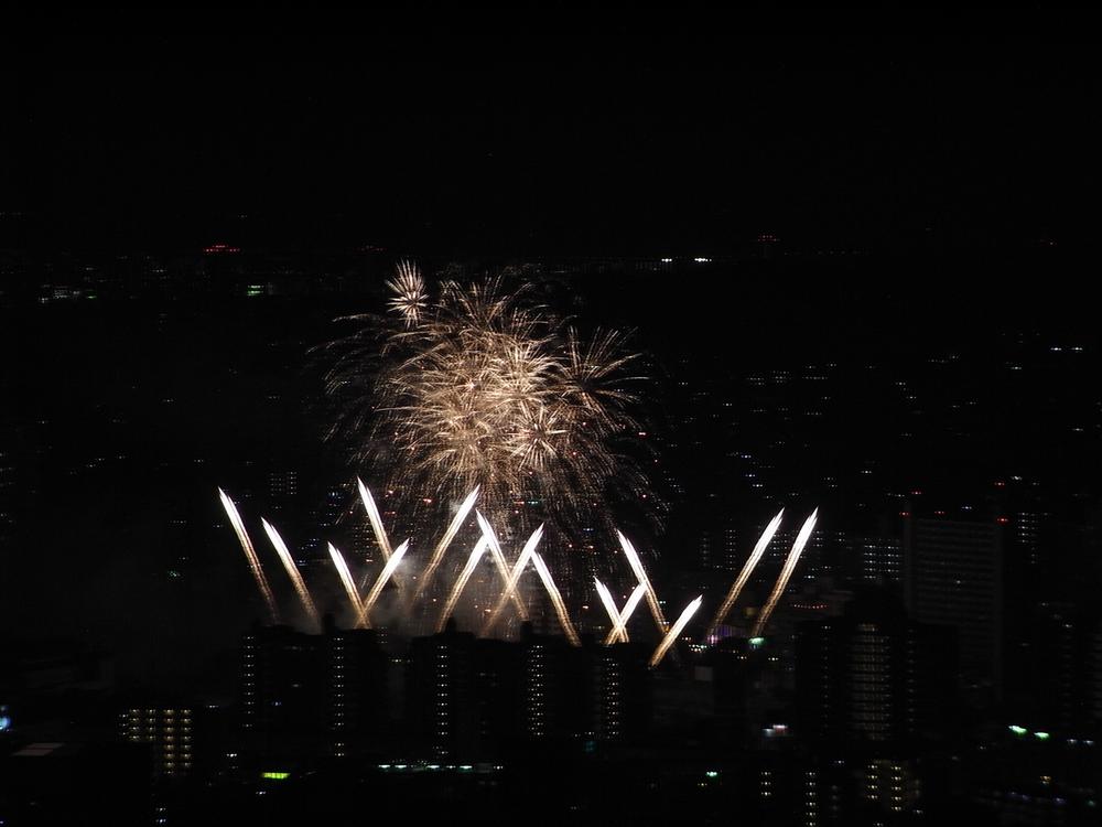View photos from the dwelling unit.  ☆ Takarazuka is a picture of fireworks ☆