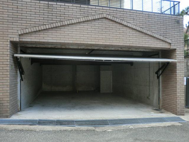 Parking lot. With electric shutter