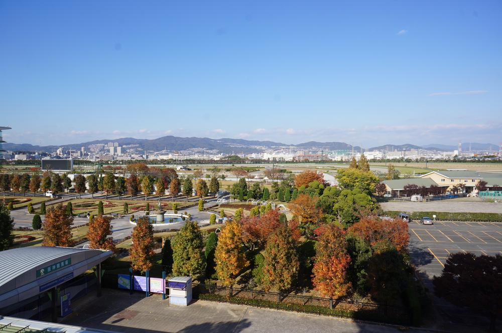 View photos from the dwelling unit. View from the site (November 2013) Shooting