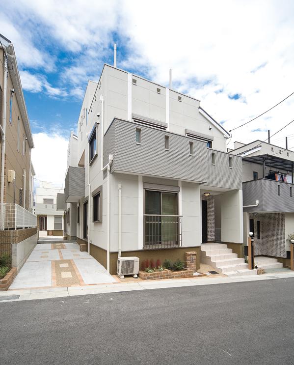 Local appearance photo. Large car two possible parking. Rooftop space to ensure a luxurious size is attractive to enjoy the view and the open feeling of not on the balcony