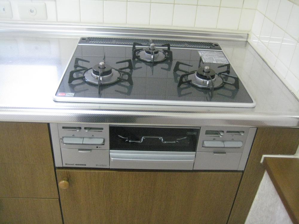 Kitchen. Already replacement glass top stove
