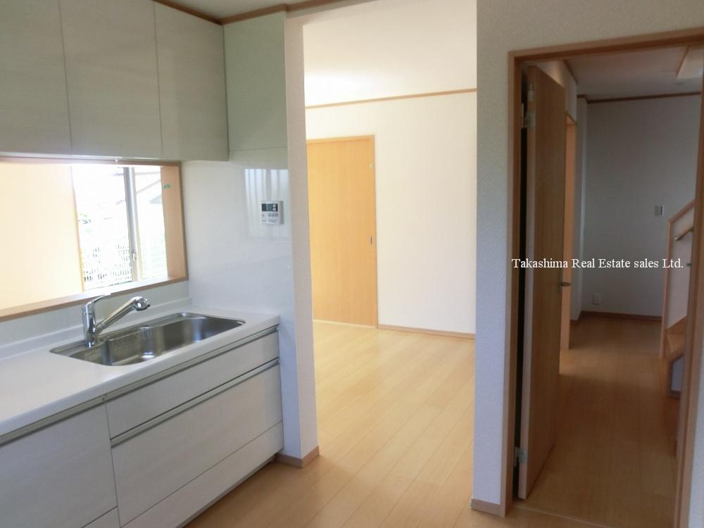 Kitchen. Access from the kitchen next to the toilet is also a good floor plan design.