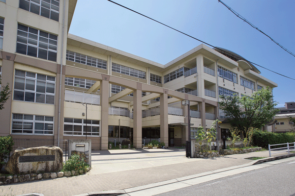 Surrounding environment. Municipal Takarazuka first elementary school (11 minutes' walk ・ About 880m)