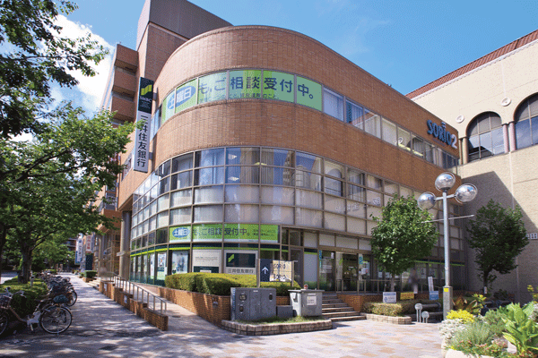 Surrounding environment. Sumitomo Mitsui Banking Corporation Takarazuka branch (8-minute walk ・ About 620m)