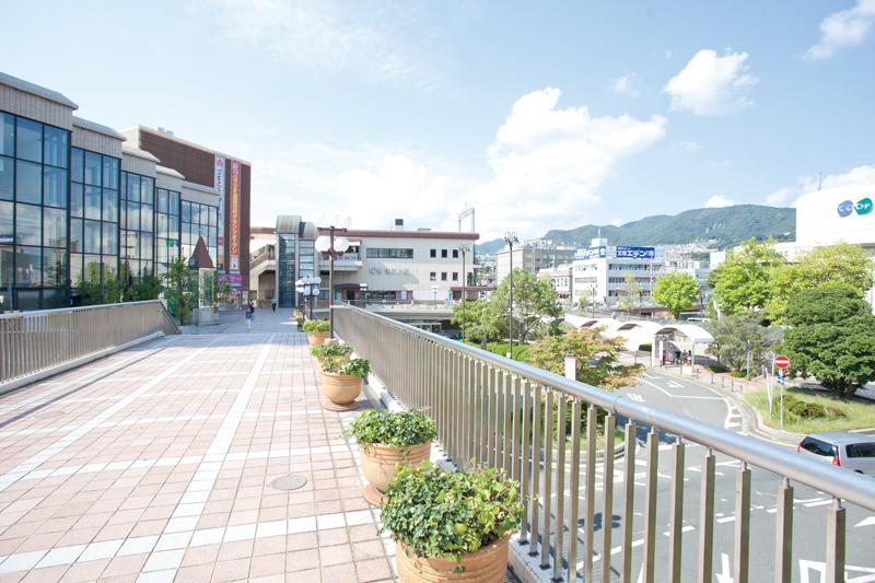 Other. It flows fine atmosphere of Takarazuka, Prosper from old residential area ・ Sakasegawa.