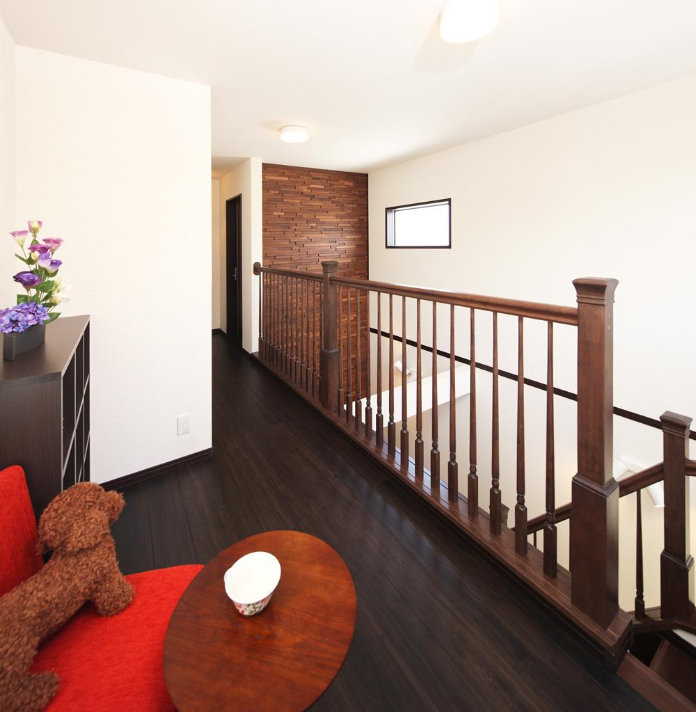 Non-living room. Optimum stairs next to the hole as a family library (June 2013 shooting)