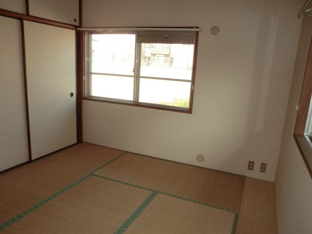 Non-living room. Japanese-style room (north side)