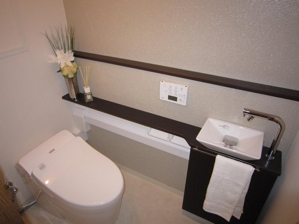 Toilet. 304, Room Washlet (less tank) With hand washing counter (June 2013) Shooting