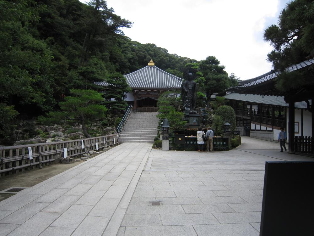 Streets around. Until Kiyoshikōjin Seichō-ji 1820m Shingon sect Sambo Daihonzan. Thousand hundred years of history and was built by the ingenuity of Emperor Uda, This temple, which is to touch the art of Tomioka Tessai.