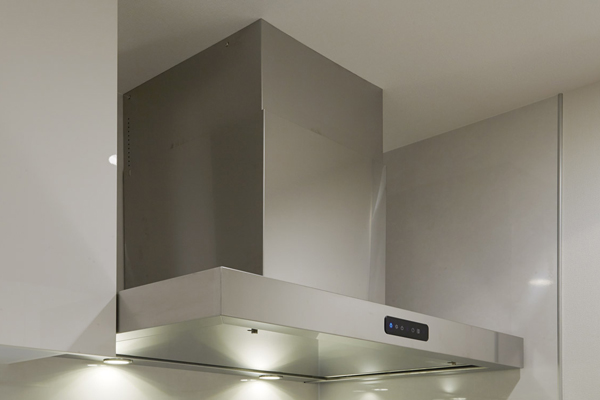 Kitchen.  [Stainless rectification Backed range hood] Easily be removed and can be washed, Current plate of high suction force stainless steel has been adopted (same specifications)