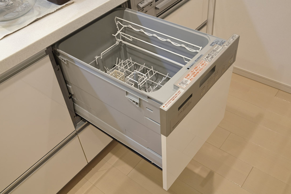 Kitchen.  [Dishwasher] Easy loading and unloading, Full is an open type of dishwasher (same specifications)