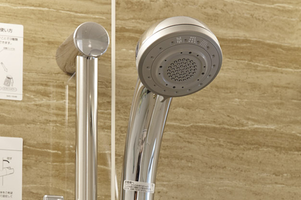 Bathing-wash room.  [Massage function shower head] Slide bar that position can be fixed changing have been installed (same specifications)