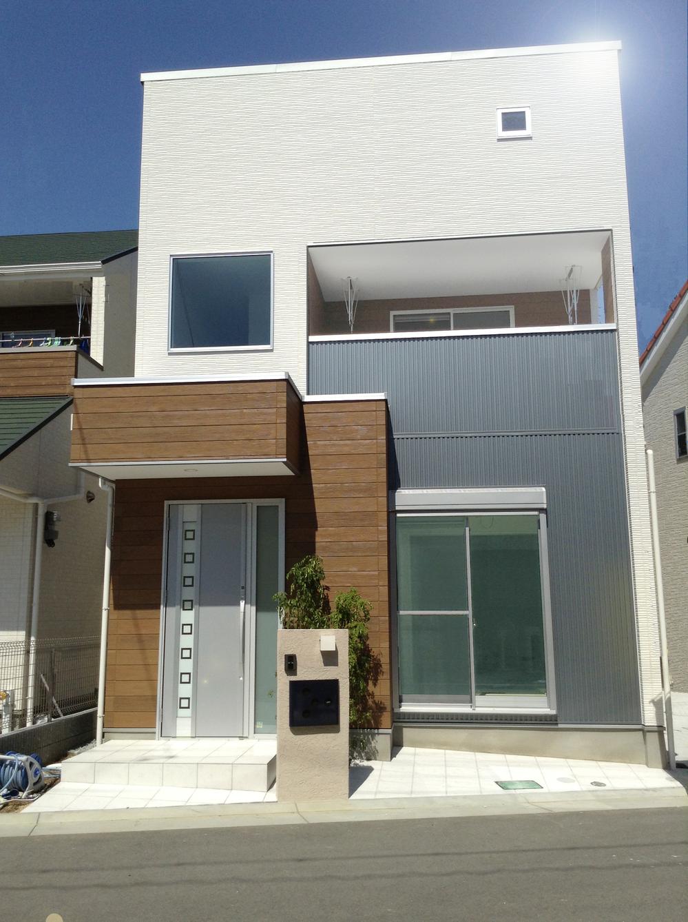 Local appearance photo. No. 7 land building appearance (09 May 2013) is being photographed building complete open house held. Is full idea of mom music eyes to comfort the housework while the image of the actual living. City child-rearing families gather we have become a bustling.