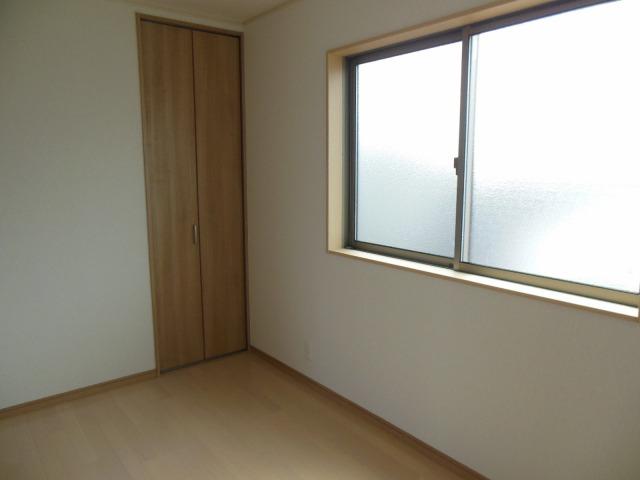 Non-living room. 3 Kaiyoshitsu 5.3 Pledge