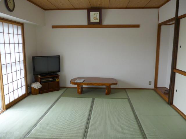 Non-living room. Japanese-style room (8 quires)