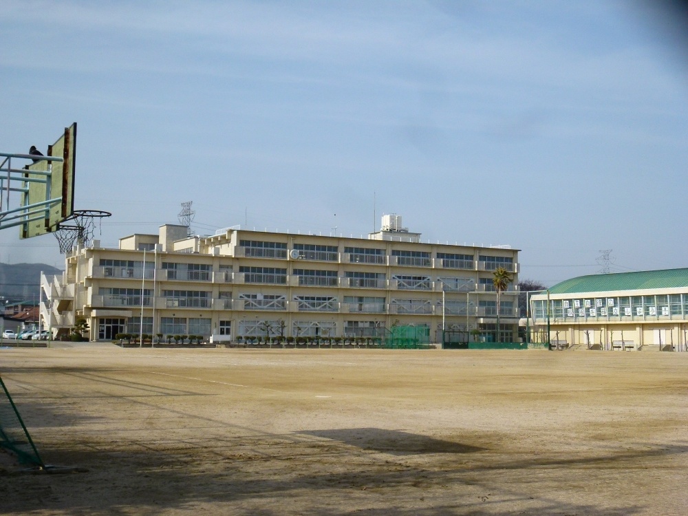 Junior high school. Takarazuka City Akuranaka 1626m to school (junior high school)