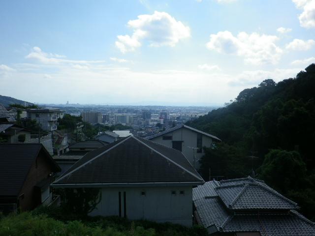 View photos from the dwelling unit. It overlooks the Osaka city's night scene.