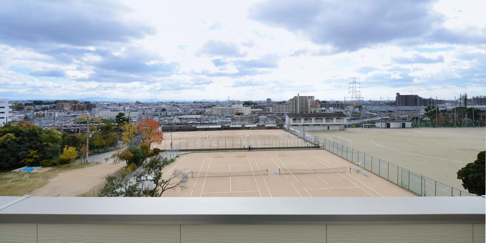 View photos from the dwelling unit. South-facing terraced rich deliver vista, Exhilarating to foresee far. A sense of open is different because local south is Hibarigaoka school ground. Even though 10 minutes of just walking from the train station, But word of the very surprised that meet in this scenery (December 2012 shooting)