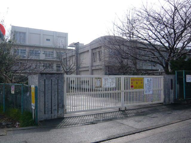 Primary school. Takarazuka 280m to stand Guangming Elementary School