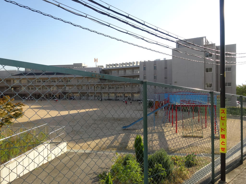 Primary school. Takarazuka until Municipal Nagao Elementary School (Elementary School) 842m