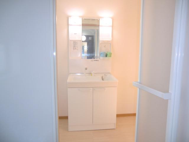 Other Equipment. Local photos (basin)