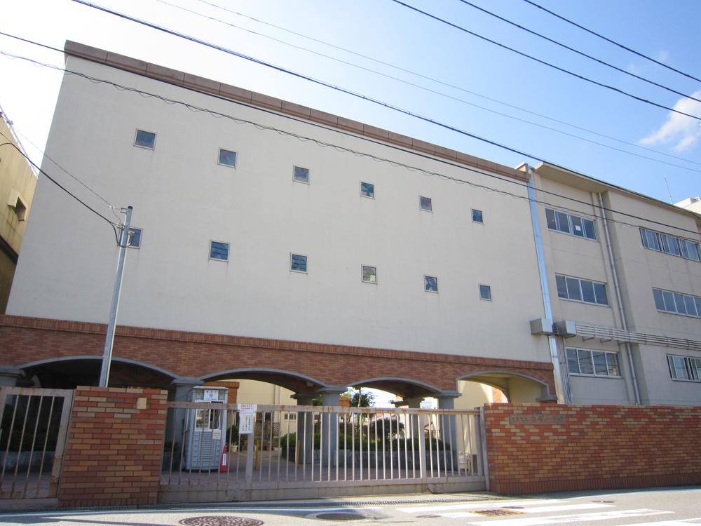 Primary school. Takarazuka elementary school