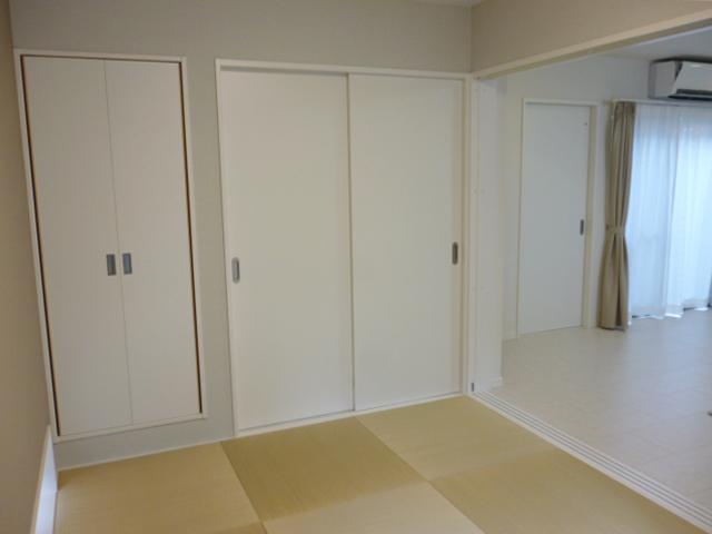 Non-living room. Storage of Japanese-style room