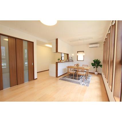 Living. Interior Same specifications