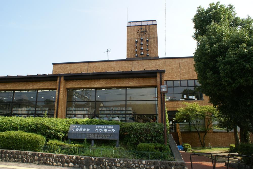 library. Takarazuka 1300m to stand Central Library