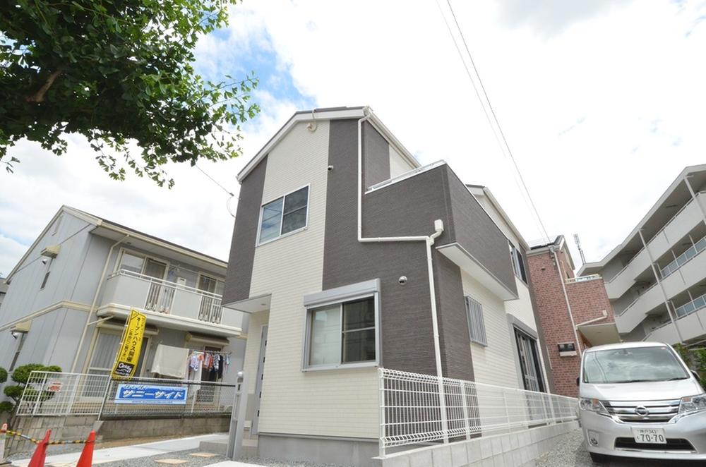 Local appearance photo. Balcony dries may laundry because it faces the south side.
