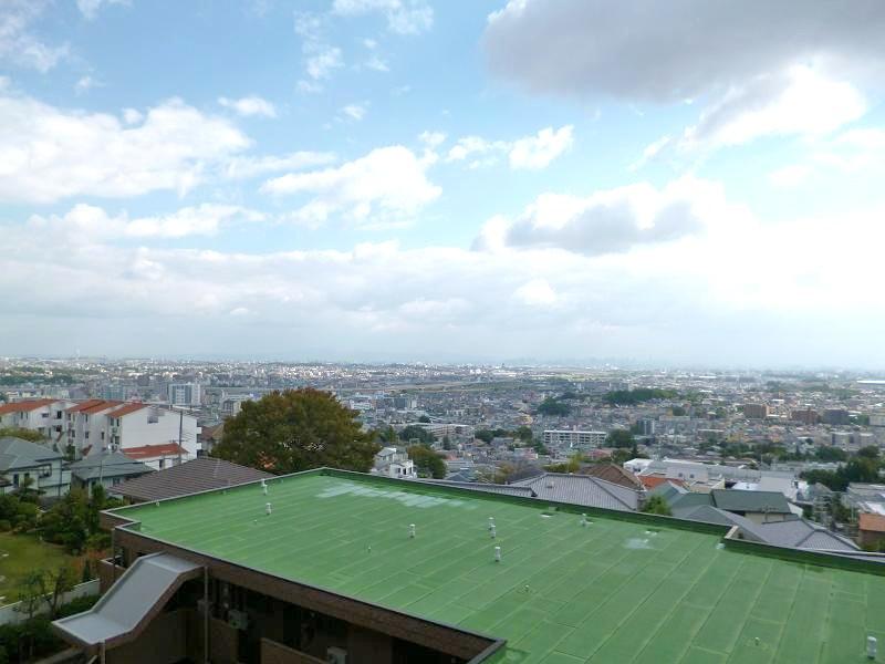 View photos from the dwelling unit. View from the site (October 2013) Shooting