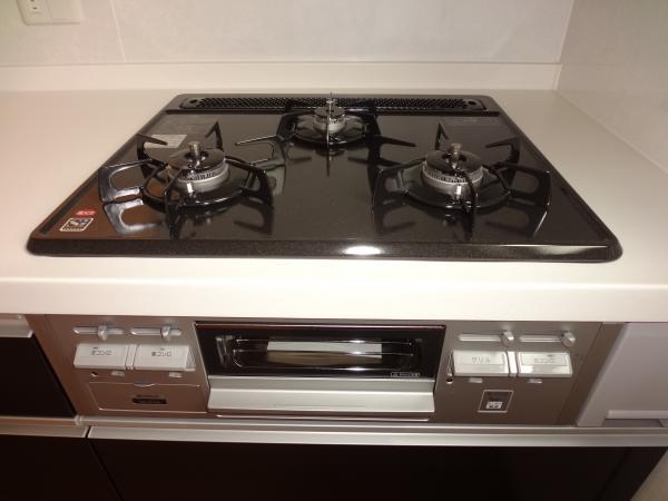 Same specifications photo (kitchen). Same specifications (stove)
