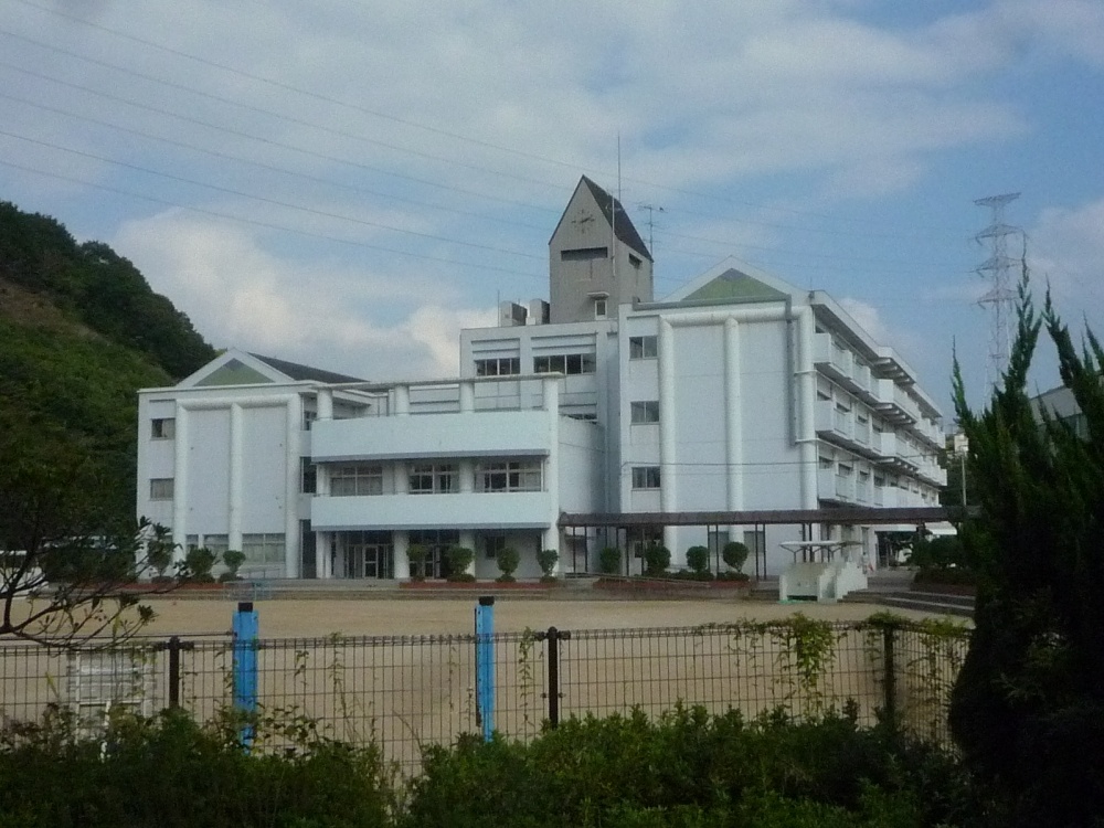Primary school. 1692m to Takarazuka Municipal Sumiregaoka elementary school (elementary school)