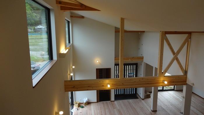 Same specifications photos (living). Also it is fashionable to show our construction example (beam! )