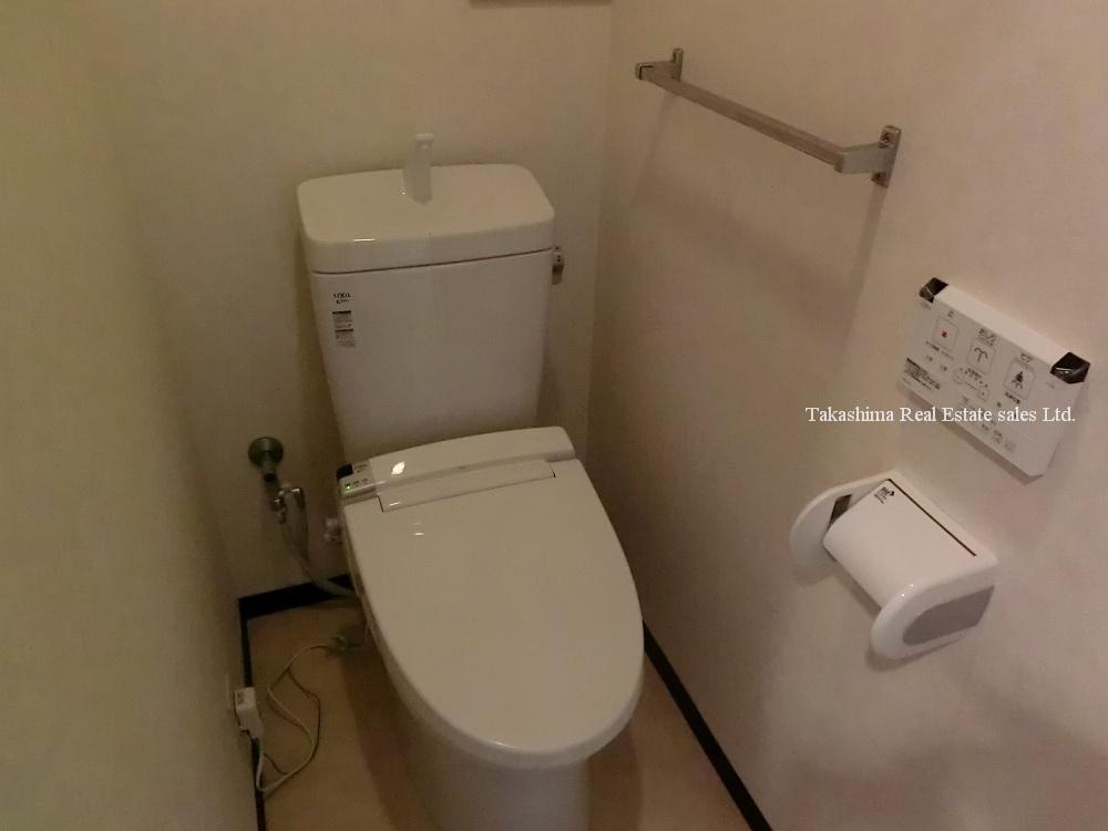 Toilet. Toilet was had made with bidet.