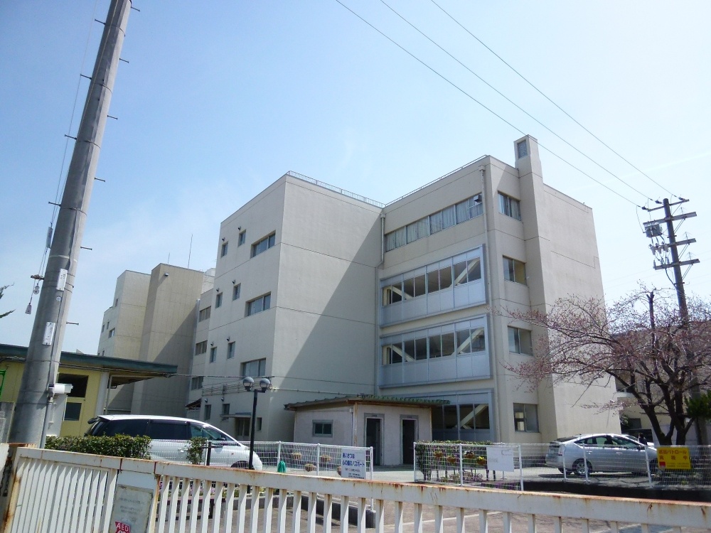 Junior high school. Takarazuka City Takashi 533m until junior high school (junior high school)