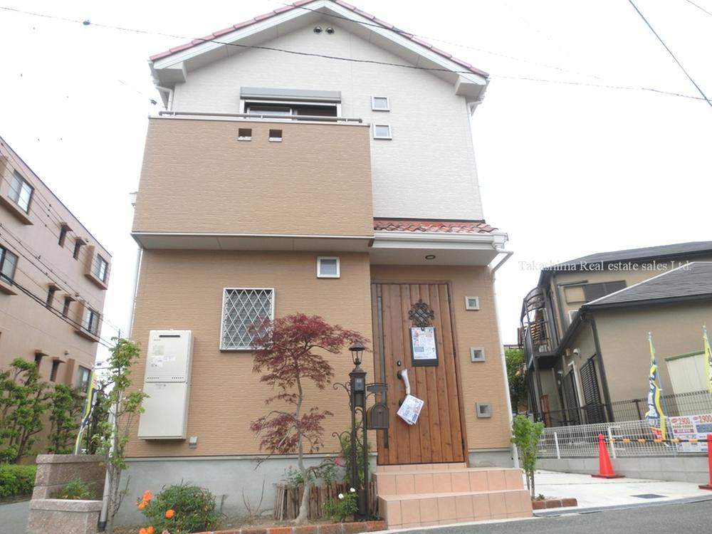 Local appearance photo. It was stately complete with the location of the southeast corner lot. Is a 2-minute walk from the Kansai Super.